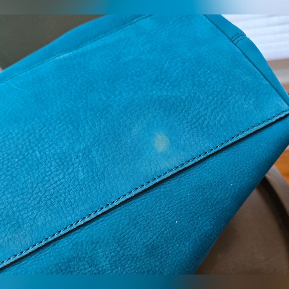 Gucci Medium Pebbled Suede Shoulder Bag - Picture 6 of 9